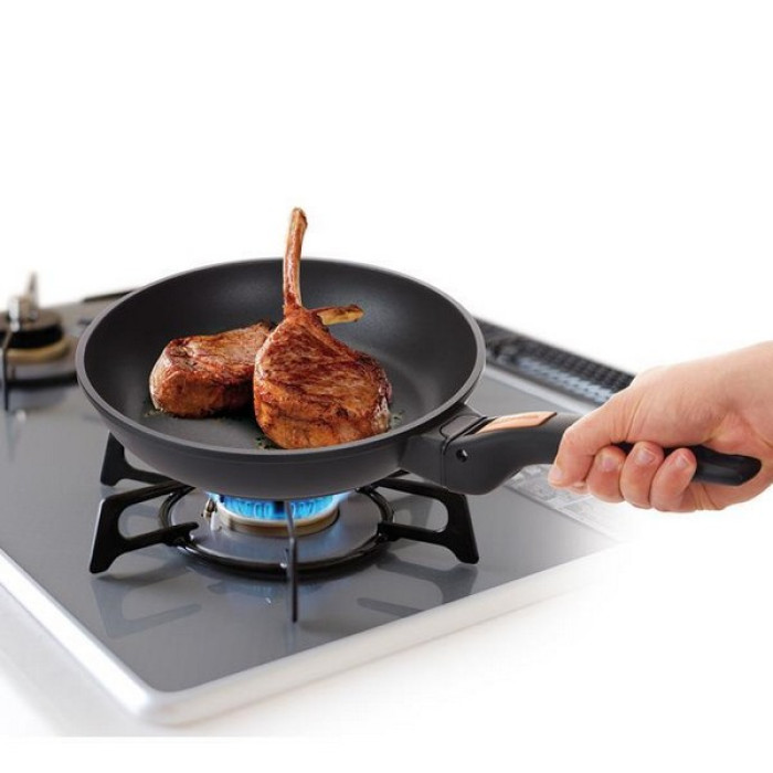 Тиган със сваляща се дръжка Tescoma SmartClick, 24 cm Тиган със сваляща се дръжка Tescoma SmartClick, 24 cm - Кухня