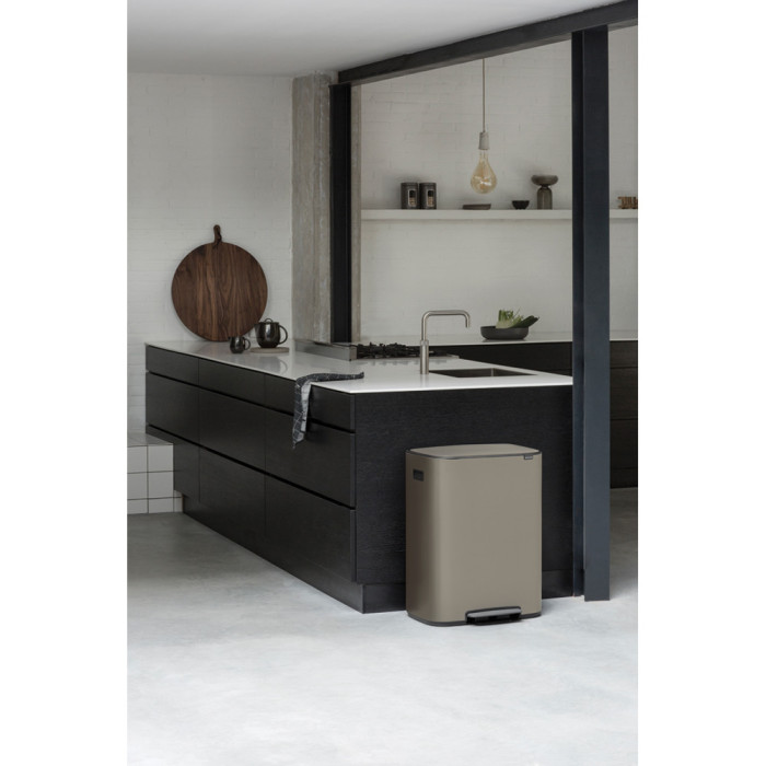 Кош за смет Brabantia Bo Pedal 60L, Platinum - Баня и почистване