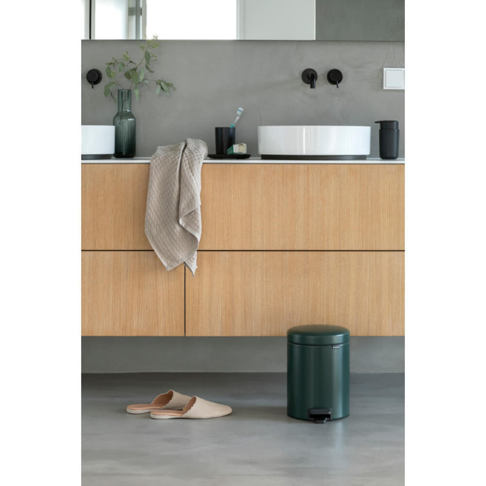 Кош за смет с педал Brabantia NewIcon 5L, Pine Green - Баня и почистване