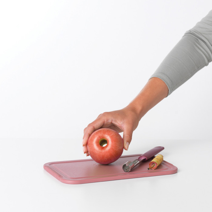 Уред за почистване на ябълки Brabantia Tasty+ Aubergine Red - Кухня