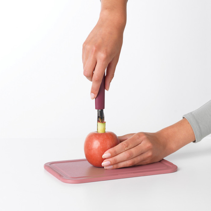 Уред за почистване на ябълки Brabantia Tasty+ Aubergine Red - Кухня
