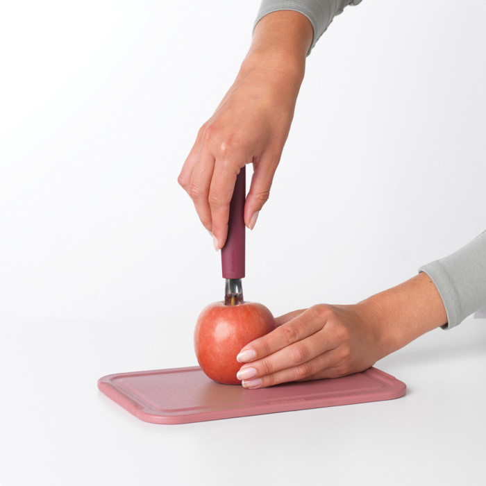 Уред за почистване на ябълки Brabantia Tasty+ Aubergine Red - Кухня