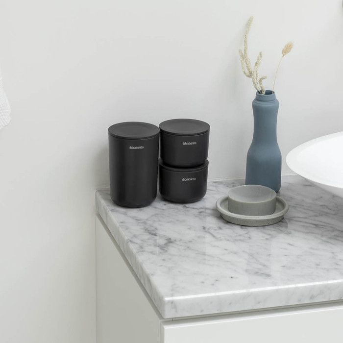 Комплект за съхранение на принадлежности Brabantia ReNew Dark Grey 3 части Комплект за съхранение на принадлежности Brabantia ReNew Dark Grey 3 части - Баня и почистване
