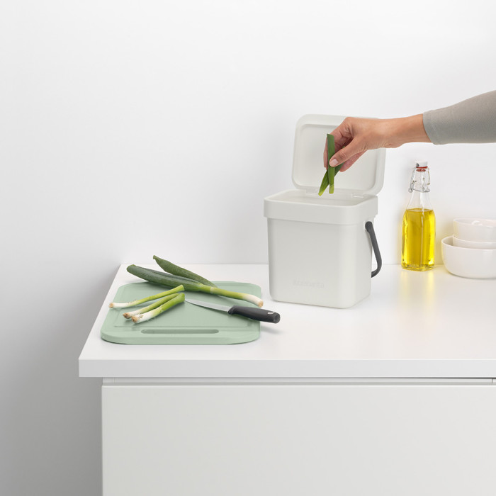 Кош за смет за разделно събиране Brabantia Sort&Go 3L, Light Grey Кош за смет за разделно събиране Brabantia Sort&Go 3L, Light Grey - Баня и почистване