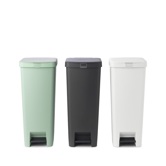 Кош за смет с педал Brabantia StepUp 40L, Light Grey Кош за смет с педал Brabantia StepUp 40L, Light Grey - Баня и почистване