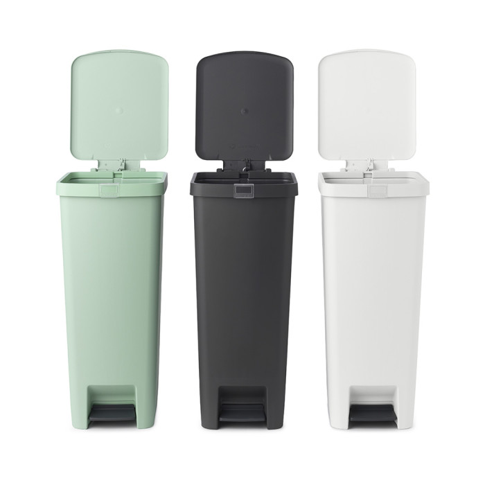 Кош за смет с педал Brabantia StepUp 40L, Light Grey Кош за смет с педал Brabantia StepUp 40L, Light Grey - Баня и почистване