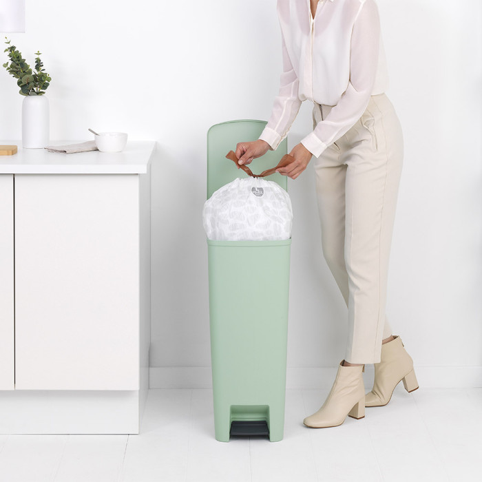 Кош за смет с педал Brabantia StepUp 40L, Jade Green Кош за смет с педал Brabantia StepUp 40L, Jade Green - Баня и почистване
