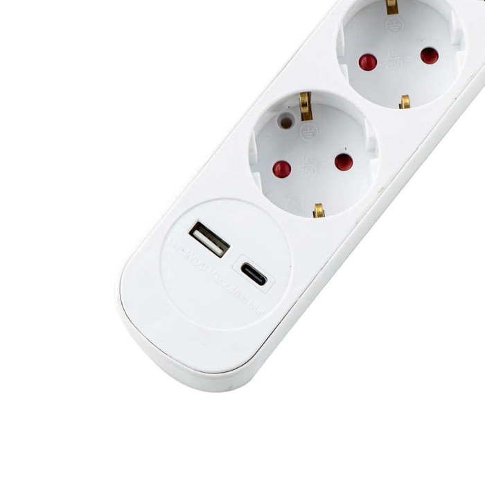 Разклонител с ключ, 4G и 2 USB A+C порта Разклонител с ключ, 4G и 2 USB A+C порта - Електроуреди