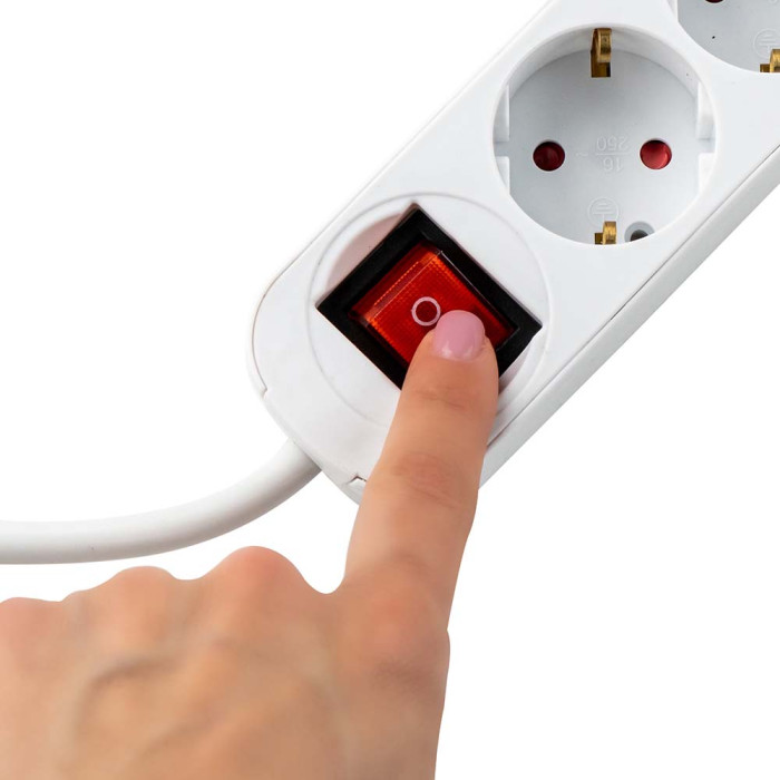 Разклонител с ключ, 4G и 2 USB A+C порта Разклонител с ключ, 4G и 2 USB A+C порта - Електроуреди