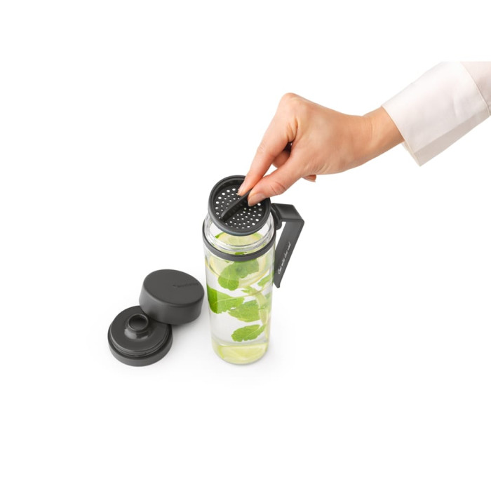 Бутилка Brabantia Make&Take 500ml Dark Grey, с цедка Бутилка Brabantia Make&Take 500ml Dark Grey, с цедка - Кухня