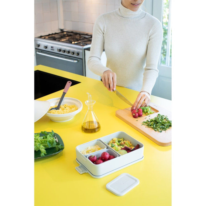 Кутия за обяд Brabantia Make&Take 2L, Light Grey, с разделители Кутия за обяд Brabantia Make&Take 2L, Light Grey, с разделители - Кухня