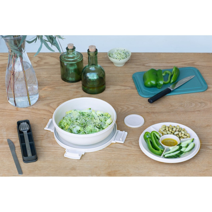 Купа за салата Brabantia Make&Take 1.3L, Light Grey Купа за салата Brabantia Make&Take 1.3L, Light Grey - Кухня