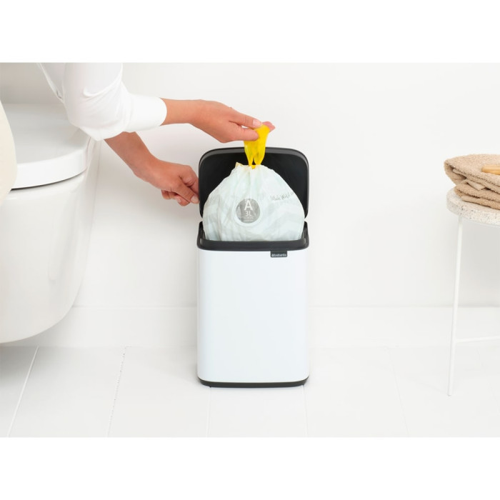 Кош за смет Brabantia Bo Small 4L, White Кош за смет Brabantia Bo Small 4L, White - Баня и почистване