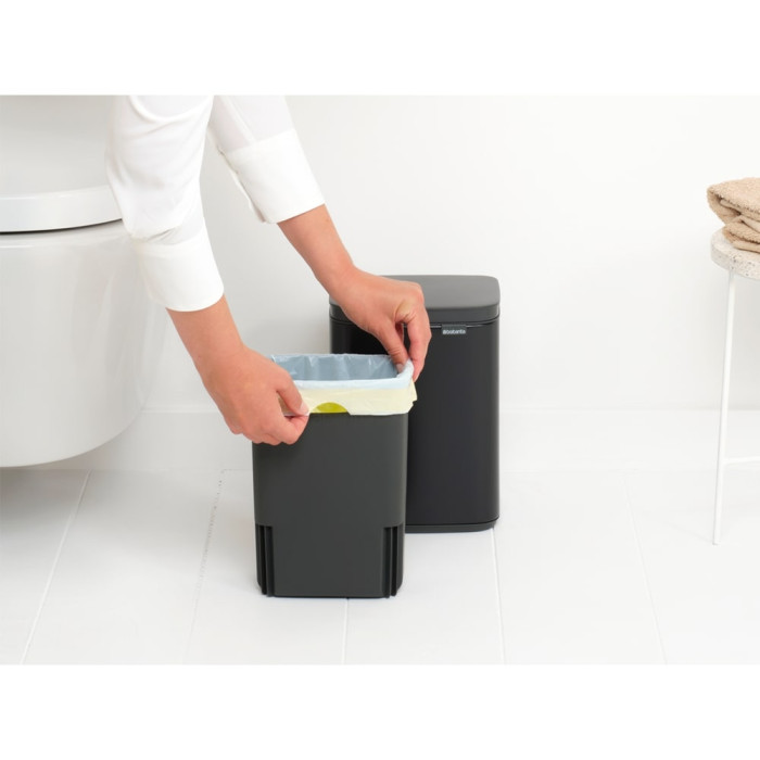 Кош за смет Brabantia Bo Small 4L, Matt Black Кош за смет Brabantia Bo Small 4L, Matt Black - Баня и почистване