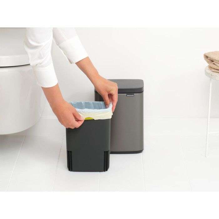 Кош за смет Brabantia Bo Small 4L, Platinum Кош за смет Brabantia Bo Small 4L, Platinum - Баня и почистване