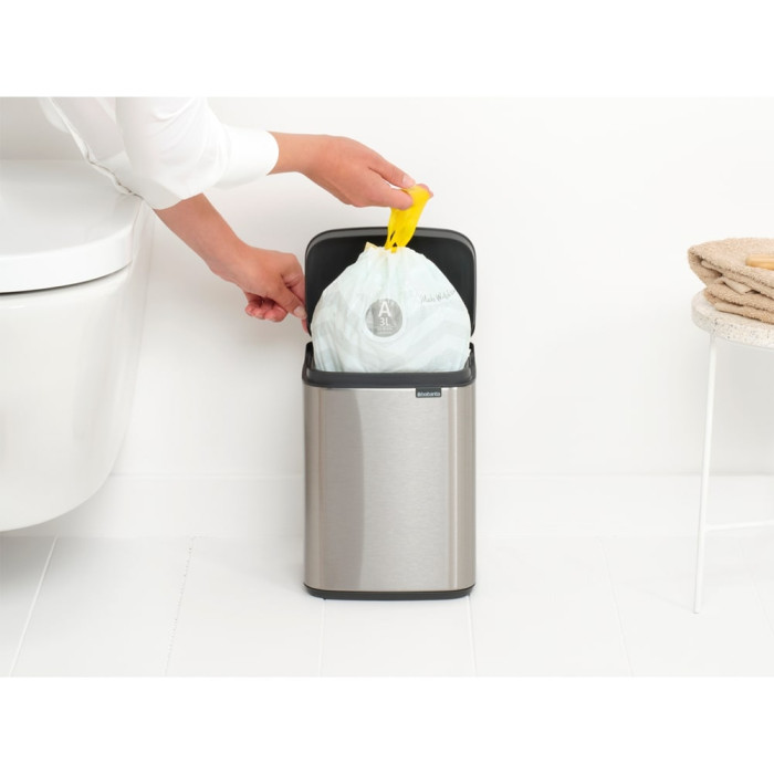 Кош за смет Brabantia Bo Small 4L, Matt Steel Fingerprint Proof Кош за смет Brabantia Bo Small 4L, Matt Steel Fingerprint Proof - Баня и почистване