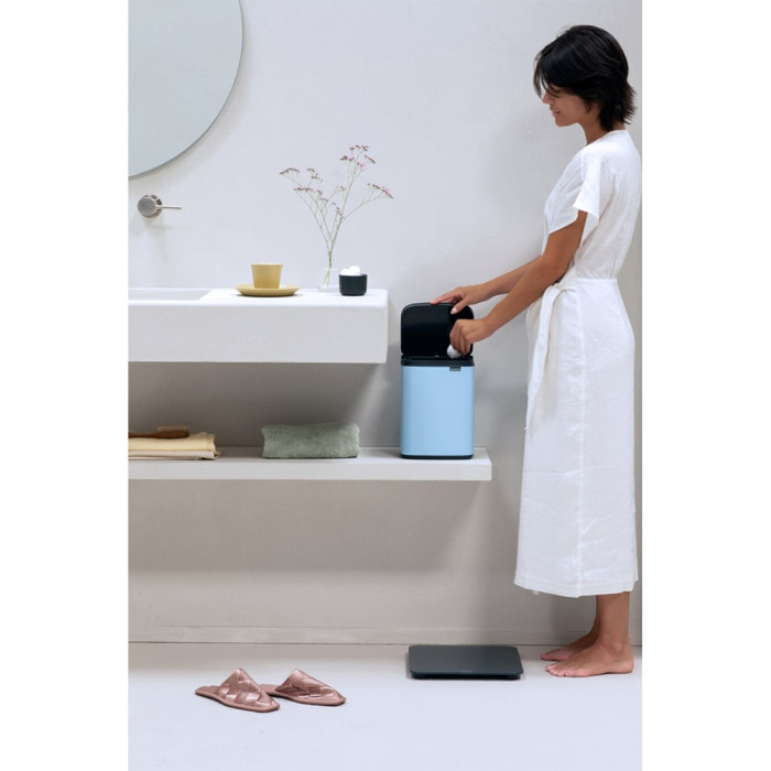Кош за смет Brabantia Bo Small 4L, Dreamy Blue Кош за смет Brabantia Bo Small 4L, Dreamy Blue - Баня и почистване