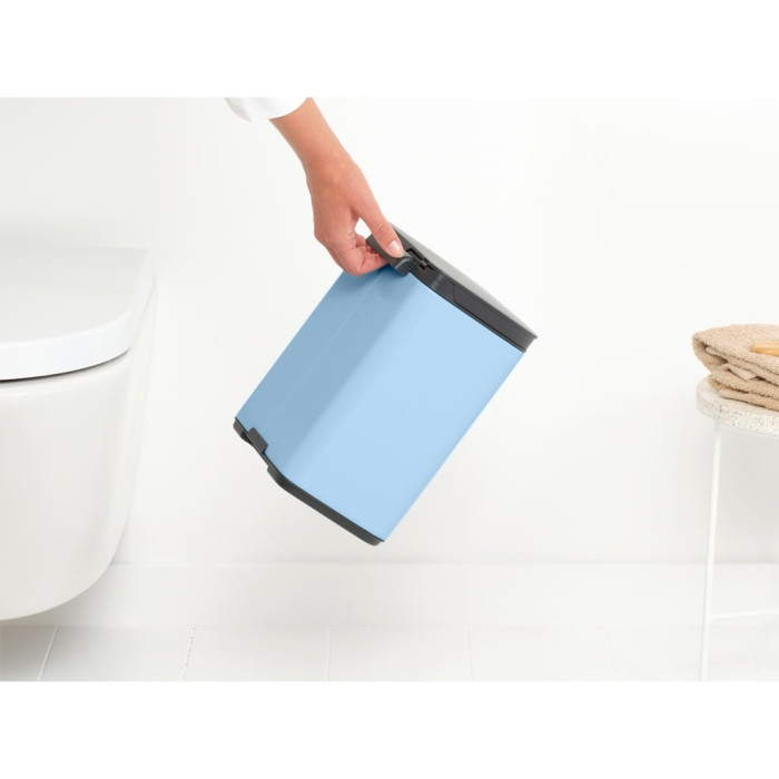 Кош за смет Brabantia Bo Small 4L, Dreamy Blue Кош за смет Brabantia Bo Small 4L, Dreamy Blue - Баня и почистване