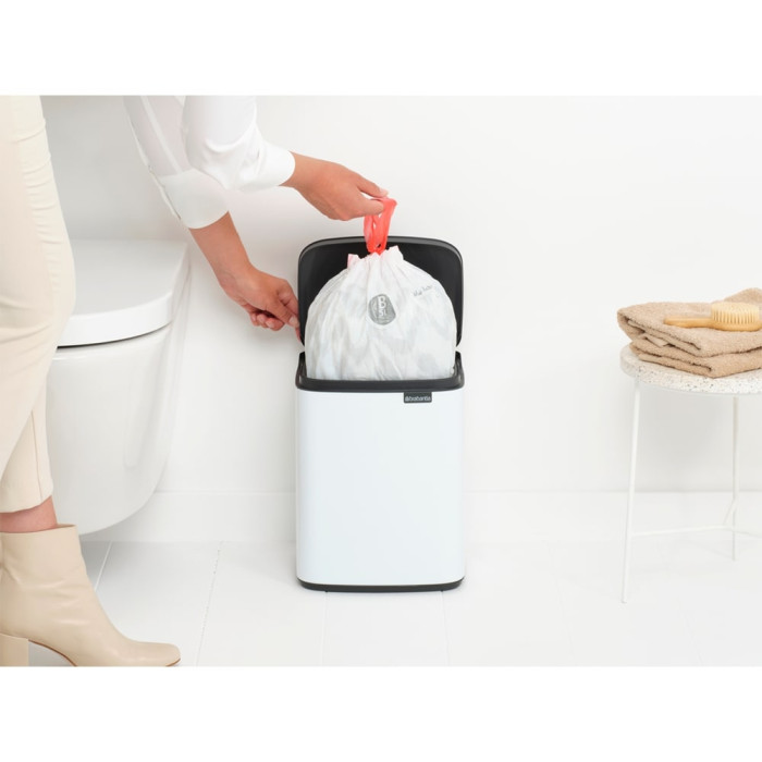 Кош за смет Brabantia Bo Small 7L, White Кош за смет Brabantia Bo Small 7L, White - Баня и почистване