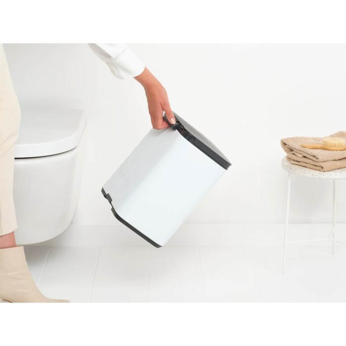 Кош за смет Brabantia Bo Small 7L, White Кош за смет Brabantia Bo Small 7L, White - Баня и почистване