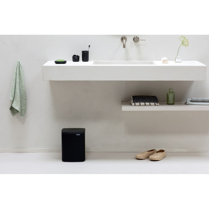 Кош за смет Brabantia Bo Small 7L, Matt Black Кош за смет Brabantia Bo Small 7L, Matt Black - Баня и почистване