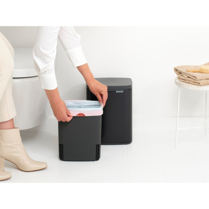 Кош за смет Brabantia Bo Small 7L, Matt Black Кош за смет Brabantia Bo Small 7L, Matt Black - Баня и почистване