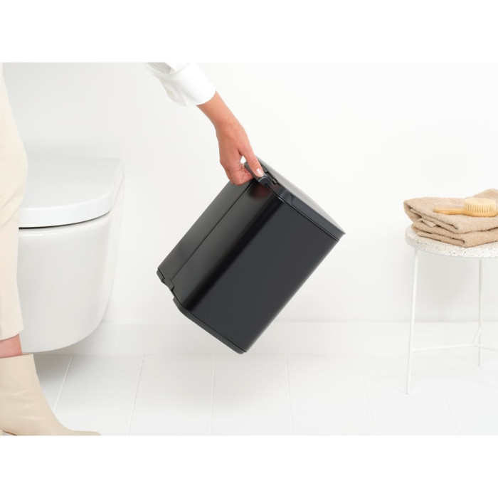 Кош за смет Brabantia Bo Small 7L, Matt Black Кош за смет Brabantia Bo Small 7L, Matt Black - Баня и почистване