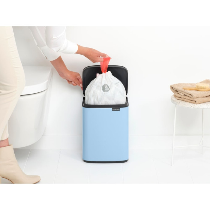 Кош за смет Brabantia Bo Small 7L, Dreamy Blue Кош за смет Brabantia Bo Small 7L, Dreamy Blue - Баня и почистване