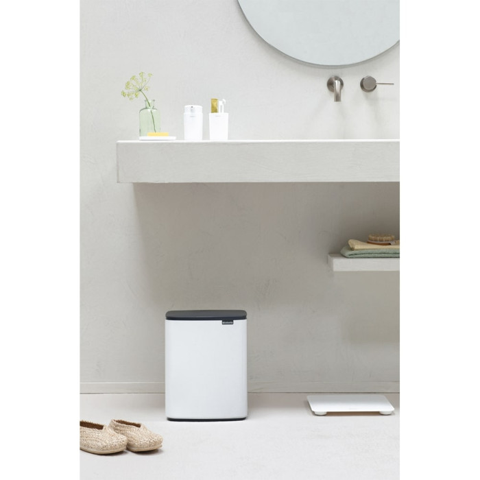 Кош за смет Brabantia Bo Small 12L, White Кош за смет Brabantia Bo Small 12L, White - Баня и почистване