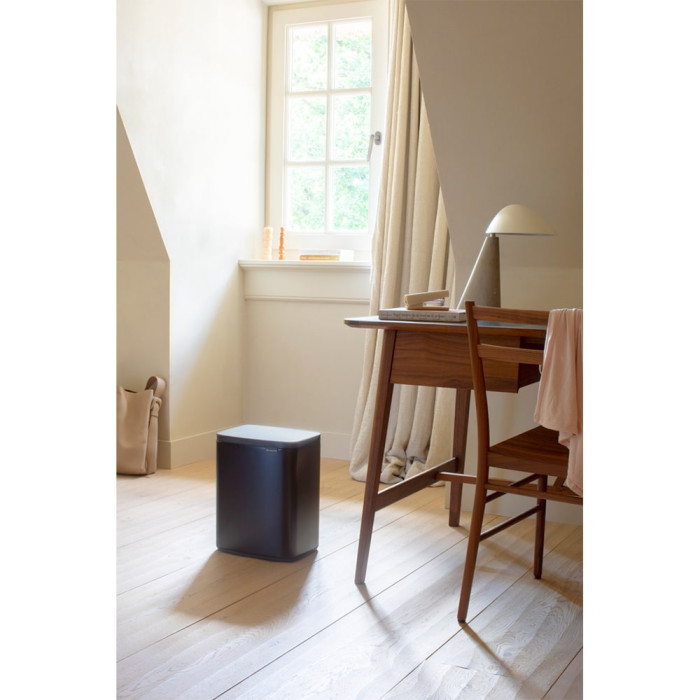 Кош за смет Brabantia Bo Small 12L, Matt Black Кош за смет Brabantia Bo Small 12L, Matt Black - Баня и почистване