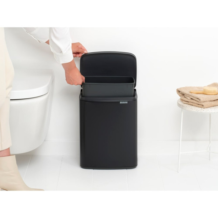 Кош за смет Brabantia Bo Small 12L, Matt Black Кош за смет Brabantia Bo Small 12L, Matt Black - Баня и почистване