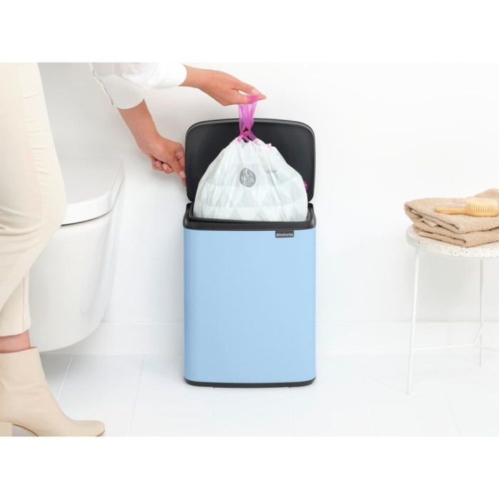 Кош за смет Brabantia Bo Small 12L, Dreamy Blue Кош за смет Brabantia Bo Small 12L, Dreamy Blue - Баня и почистване