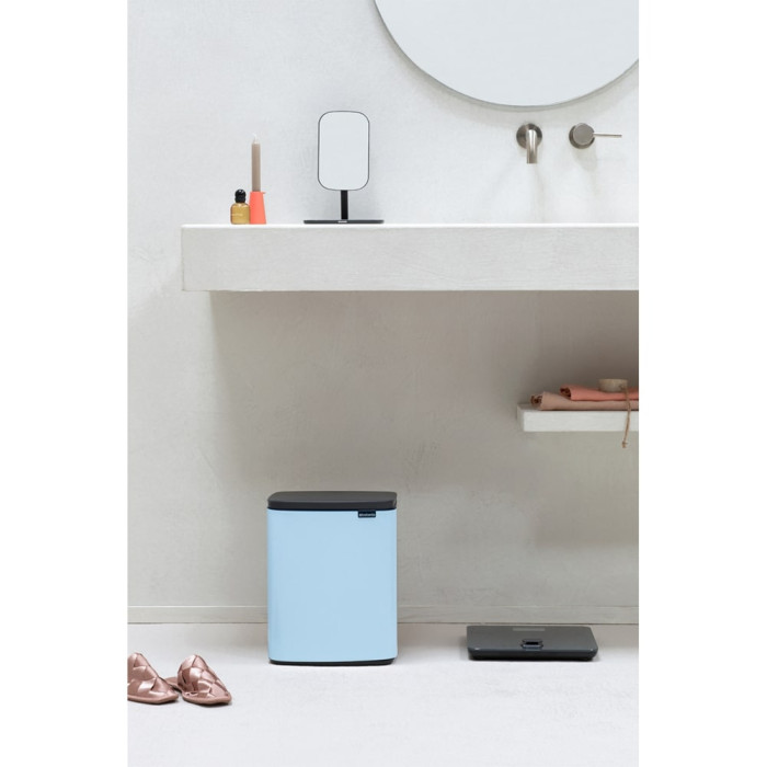 Кош за смет Brabantia Bo Small 12L, Dreamy Blue Кош за смет Brabantia Bo Small 12L, Dreamy Blue - Баня и почистване
