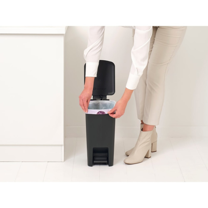 Кош за смет с педал Brabantia StepUp 10L, Dark Grey Кош за смет с педал Brabantia StepUp 10L, Dark Grey - Баня и почистване