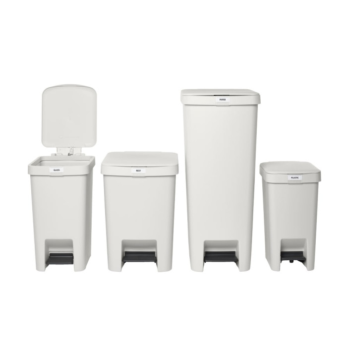 Кош за смет с педал Brabantia StepUp 10L, Light Grey Кош за смет с педал Brabantia StepUp 10L, Light Grey - Баня и почистване