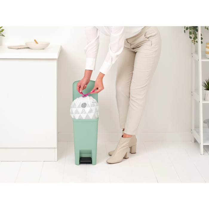 Кош за смет с педал Brabantia StepUp 10L, Jade Green Кош за смет с педал Brabantia StepUp 10L, Jade Green - Баня и почистване