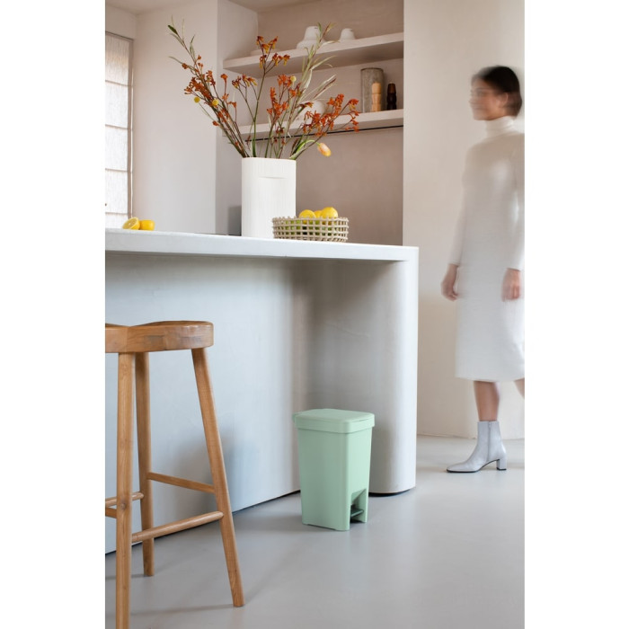 Кош за смет с педал Brabantia StepUp 10L, Jade Green Кош за смет с педал Brabantia StepUp 10L, Jade Green - Баня и почистване