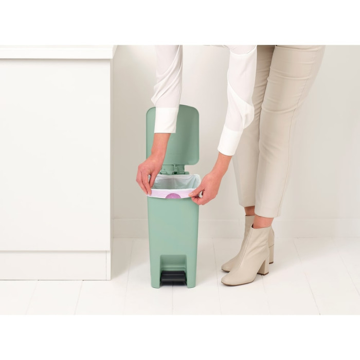 Кош за смет с педал Brabantia StepUp 10L, Jade Green Кош за смет с педал Brabantia StepUp 10L, Jade Green - Баня и почистване