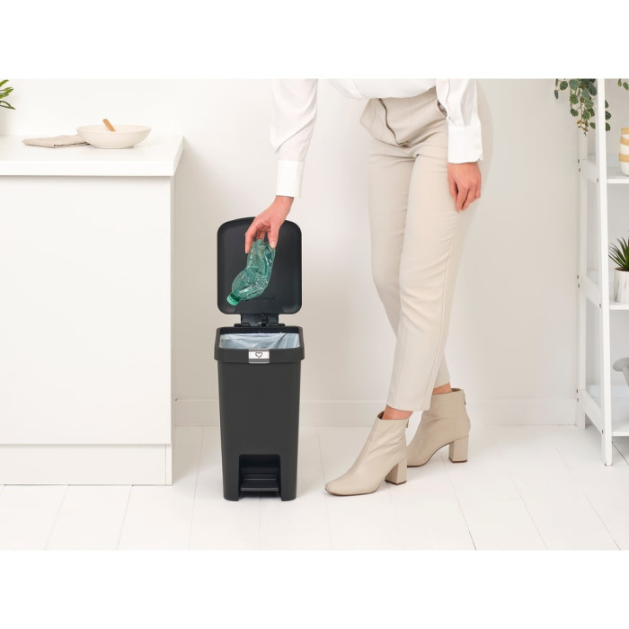 Кош за смет с педал Brabantia StepUp 16L, Dark Grey - Баня и почистване