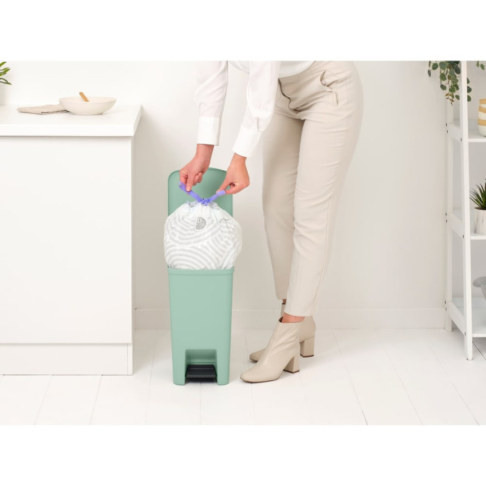 Кош за смет с педал Brabantia StepUp 16L, Jade Green Кош за смет с педал Brabantia StepUp 16L, Jade Green - Баня и почистване