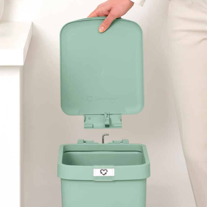 Кош за смет с педал Brabantia StepUp 16L, Jade Green Кош за смет с педал Brabantia StepUp 16L, Jade Green - Баня и почистване