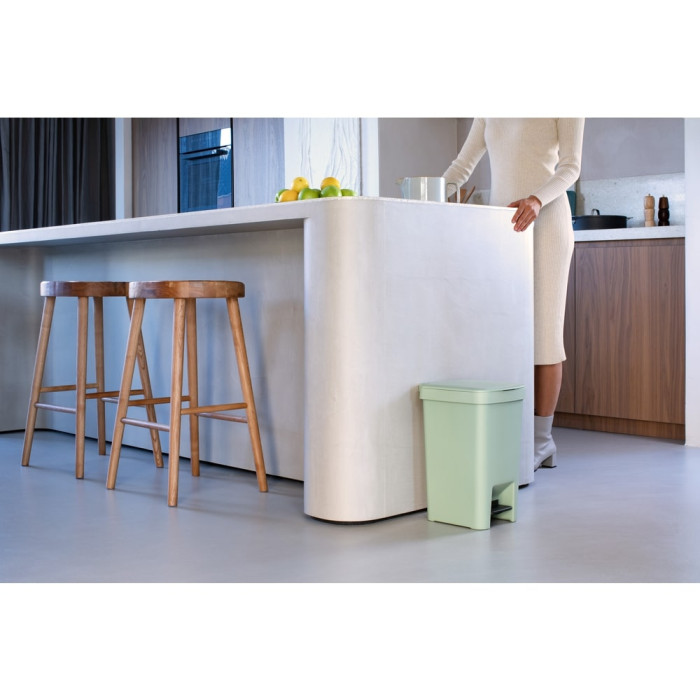 Кош за смет с педал Brabantia StepUp 16L, Jade Green Кош за смет с педал Brabantia StepUp 16L, Jade Green - Баня и почистване