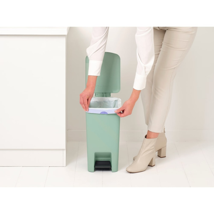 Кош за смет с педал Brabantia StepUp 16L, Jade Green Кош за смет с педал Brabantia StepUp 16L, Jade Green - Баня и почистване