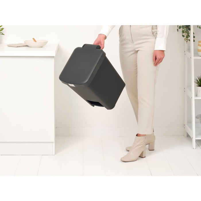 Кош за смет с педал Brabantia StepUp 25L, Dark Grey Кош за смет с педал Brabantia StepUp 25L, Dark Grey - Баня и почистване