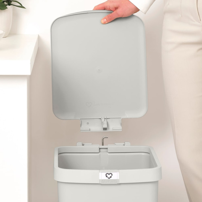 Кош за смет с педал Brabantia StepUp 25L, Light Grey Кош за смет с педал Brabantia StepUp 25L, Light Grey - Баня и почистване