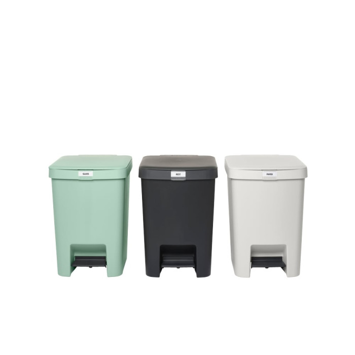 Кош за смет с педал Brabantia StepUp 25L, Light Grey Кош за смет с педал Brabantia StepUp 25L, Light Grey - Баня и почистване