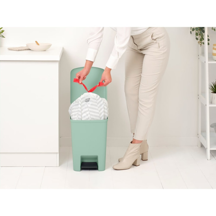Кош за смет с педал Brabantia StepUp 25L, Jade Green Кош за смет с педал Brabantia StepUp 25L, Jade Green - Баня и почистване