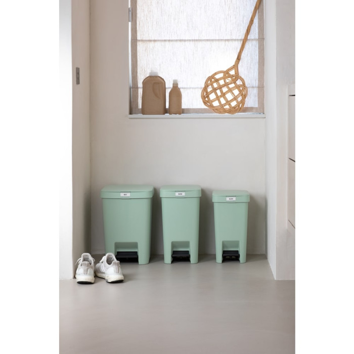 Кош за смет с педал Brabantia StepUp 25L, Jade Green Кош за смет с педал Brabantia StepUp 25L, Jade Green - Баня и почистване