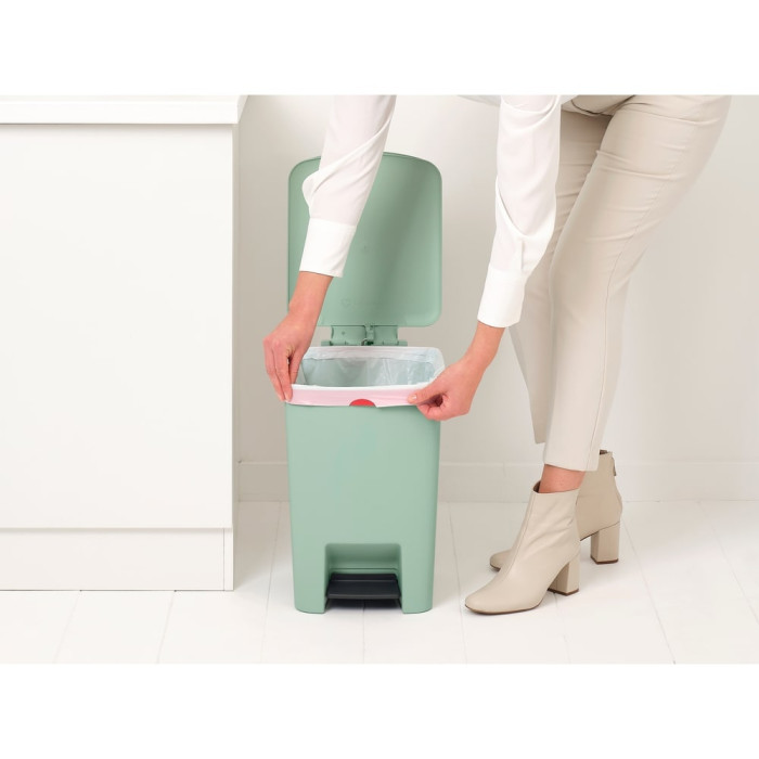 Кош за смет с педал Brabantia StepUp 25L, Jade Green Кош за смет с педал Brabantia StepUp 25L, Jade Green - Баня и почистване