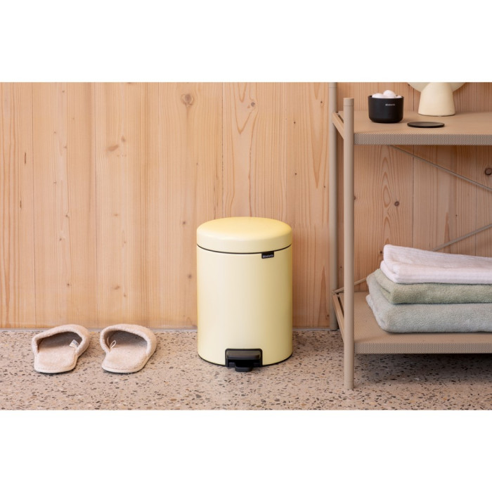 Кош за смет с педал Brabantia NewIcon 5L, Mellow Yellow - Баня и почистване